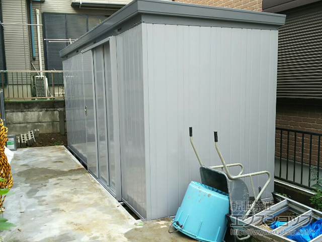 東京都大田区のの物置・屋外倉庫 断熱物置 ネクスタプラス 扉タイプ 一般型 5260×1790×2375 NXP-100HT-MG 施工例