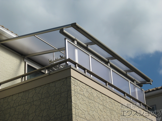 埼玉県戸田市ののバルコニー・ベランダ屋根 プレシオステラス F型 屋根タイプ 単体 積雪〜20cm対応 施工例
