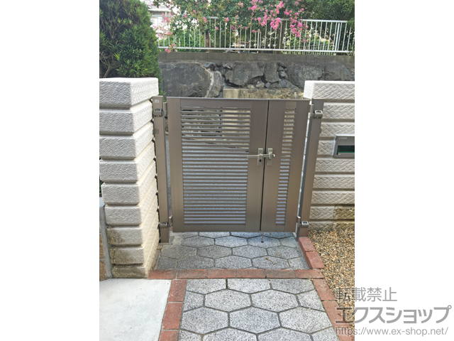 大阪府柏原市のの門扉 ライシス門扉 1型 細横桟 両開き親子 柱使用 施工例