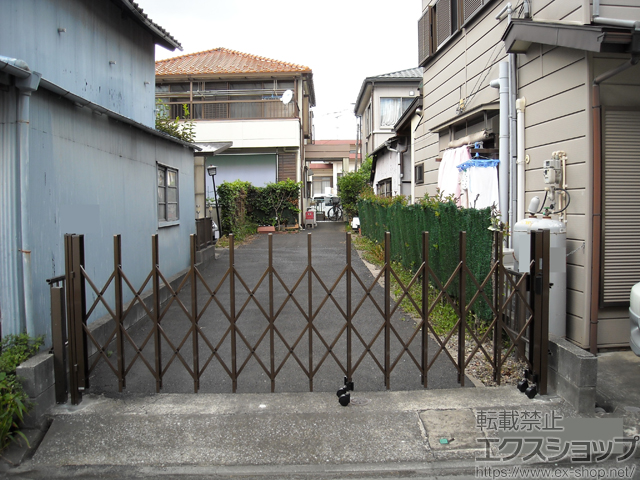 東京都足立区ののカーゲート トリップゲート RA型 ノンレール 片開き 35S 施工例