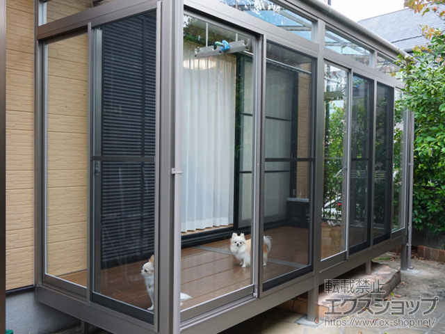 福岡県福岡市のLIXIL リクシル（トステム）のテラス囲い・サンルーム サニージュ F型 床納まり ランマ付 積雪〜20cm対応 施工例