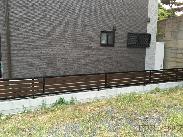 熊本県菊池市ののフェンス・柵 モクアルフェンス 横板タイプ 自由柱 施工例
