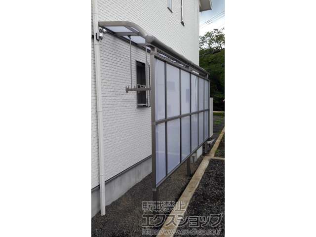 山梨県都留市のLIXIL リクシル（トステム）のテラス屋根 パワーアルファ RB型 1500 テラスタイプ 連棟 積雪〜50cm対応 施工例