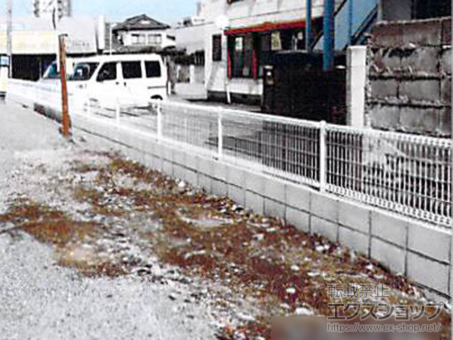 熊本県熊本市ののフェンス・柵 イーネットフェンス2M型 間仕切柱施工 施工例