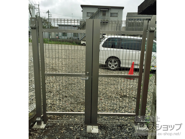 栃木県小山市のの門扉 【特注】ハイグリッド門扉NF1型 両開き　柱使用 施工例