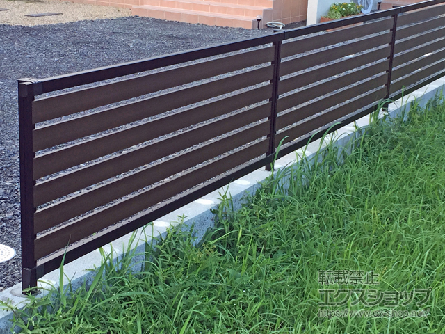 三重県津市ののフェンス・柵 モクアルフェンス 　横板タイプ 自由柱 施工例