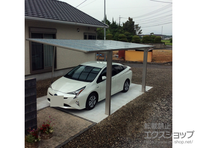 大分県宇佐市ののカーポート エフルージュグラン　積雪〜20cm対応＋着脱式サポート 標準・ハイルーフ兼用 2本入り×1セット 施工例