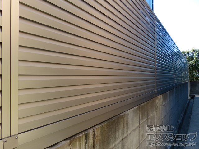 福井県福井市ののフェンス・柵 レスティナフェンス5型 目隠しルーバー 自由柱施工 施工例