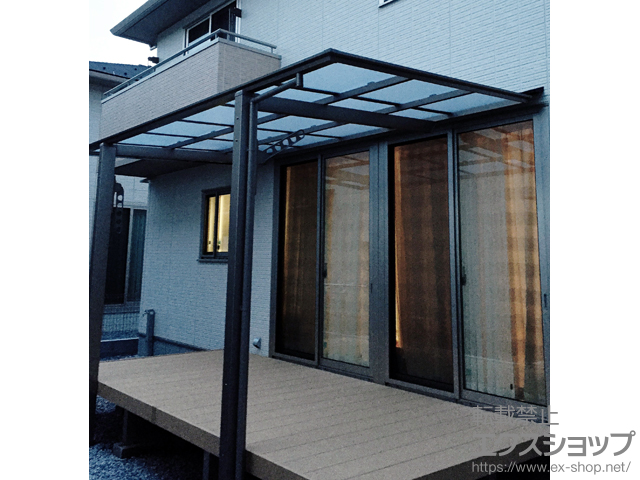 滋賀県彦根市ののテラス屋根 フーゴF 独立テラスタイプ 単体 積雪〜20cm対応＋躯体すき間ふさぎ材 43型用×1セット＋物干しセット 標準2本入り×1セット 施工例