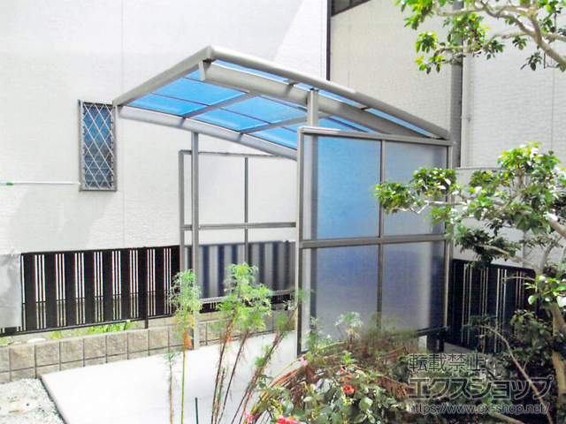 和歌山県紀の川市ののサイクルポート・駐輪場 フーゴRパーク (ラウンドスタイル) パネル3面囲い 積雪〜20cm対応 施工例