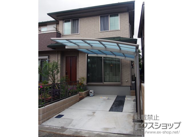 千葉県船橋市ののカーポート レイナポートグラン　積雪〜20cm対応＋屋根ふき材補強部品＋ 柱カバー（小）2本入り×1セット 施工例