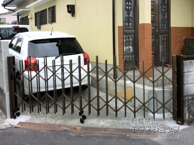 香川県丸亀市ののカーゲート CVUN-1N型 キャスタータイプ 片開き 33S 施工例