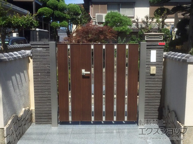 兵庫県姫路市のの門扉 ルシアス門扉AS01型 たてスリット 両開き親子 複合カラー 門柱使用 施工例