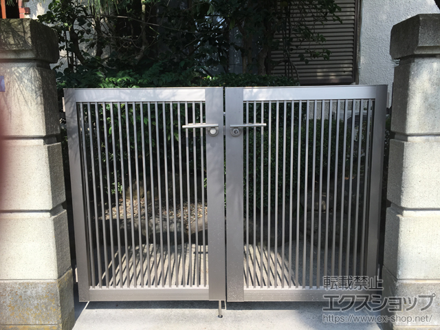 神奈川県川崎市のの門扉 プレスタ門扉 2型 細たて桟 両開き 柱使用 施工例