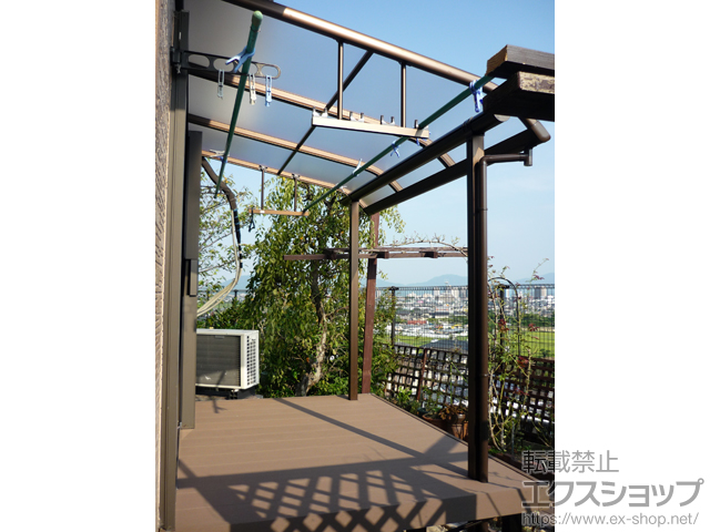 福岡県糸島市ののテラス屋根 プレシオステラス R型 テラスタイプ 単体 積雪〜20cm対応＋吊り下げ式物干し ロング 2本入り×1セット 施工例