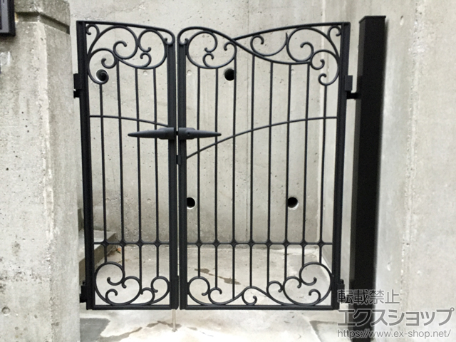 神奈川県横浜市のの門扉 キャスリート8型 両開き親子 門柱使用 施工例