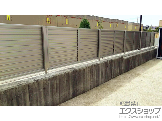 和歌山県和歌山市ののフェンス・柵 ミエーネフェンス 目隠しルーバータイプ 自由柱施工 施工例