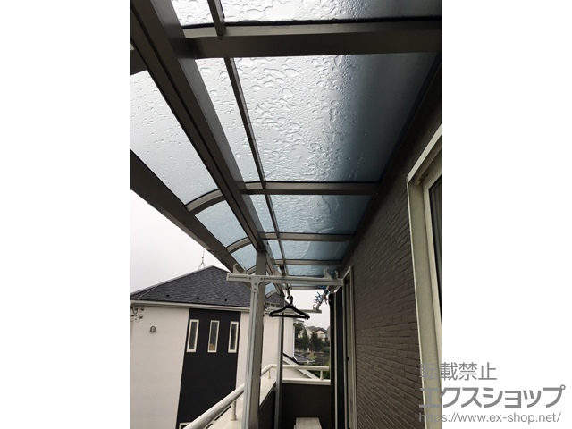 栃木県小山市ののバルコニー・ベランダ屋根 スピーネ R型 屋根タイプ 連棟 積雪〜20cm対応 施工例