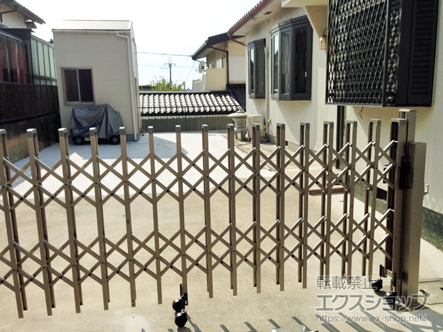 大阪府泉南郡熊取町ののカーゲート トリップゲート 傾斜地専用型 ノンレール 片開き 47S 施工例