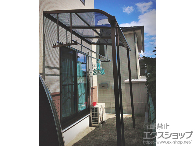 宮城県仙台市ののテラス屋根 プレシオステラス R型 テラスタイプ 単体 積雪〜20cm対応＋吊り下げ式物干し 施工例