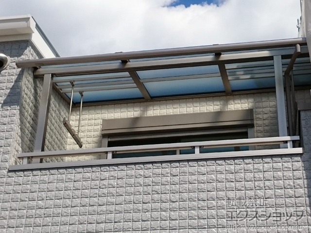 大阪府大阪市ののバルコニー・ベランダ屋根 スピーネ R型 屋根タイプ 単体 積雪〜20cm対応 施工例