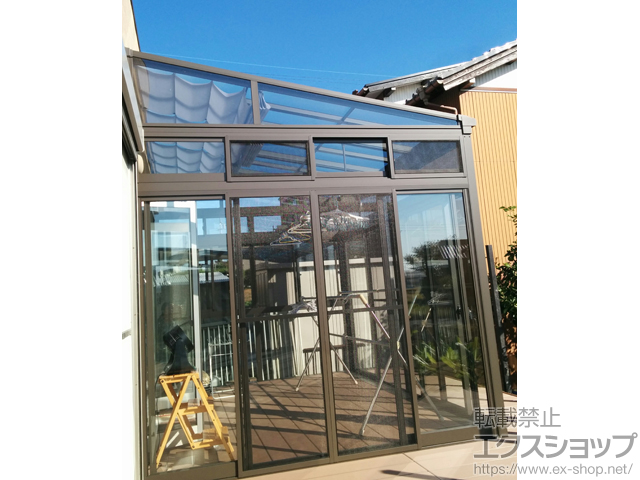 愛知県豊明市のLIXIL リクシル（トステム）のテラス囲い・サンルーム サニージュ F型 床納まり ランマ付（網戸付） 積雪〜20cm対応 施工例