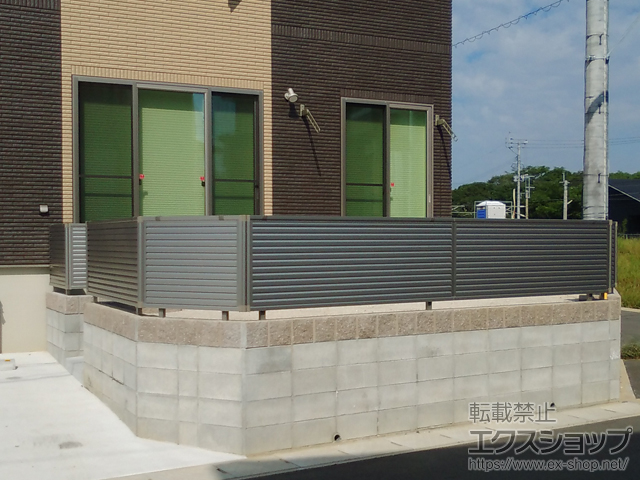福岡県福津市ののフェンス・柵 ミエーネフェンス 目隠しルーバータイプ 自由柱施工 施工例