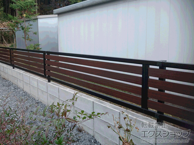 茨城県桜川市ののフェンス・柵 モクアルフェンス 横板タイプ 自由柱 施工例