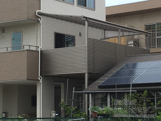 広島県広島市のLIXIL リクシル（トステム）のバルコニー・ベランダ屋根 パワーアルファ F型 ビューステージHスタイル用屋根タイプ 連棟 積雪〜30cm対応 施工例