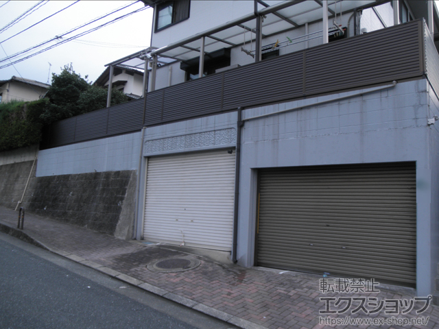 福岡県糟屋郡志免町ののフェンス・柵 ミエーネフェンス 目隠しルーバータイプ 自由柱施工＋ミエーネフェンス フェンス下 隙間隠し 施工例