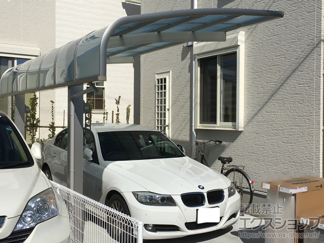 埼玉県さいたま市ののカーポート レイナキャップポートグラン　積雪〜20cm対応＋レイナキャップポートグラン 水平式物干し 標準 2本入り×1セット 施工例