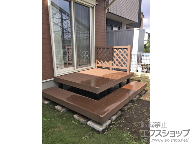 神奈川県座間市ののウッドデッキ リウッドデッキ 200＋リウッドデッキフェンス2型＜ラチス格子＞ 施工例