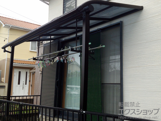 愛知県豊田市ののテラス屋根 プレシオステラス R型 テラスタイプ 単体 積雪〜20cm対応＋吊り下げ式物干し 標準 2本入り×1セット 施工例