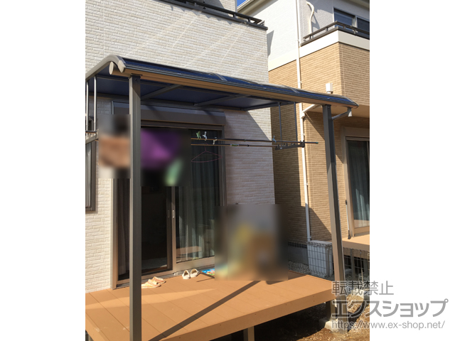 愛知県豊田市ののテラス屋根 プレシオステラス R型 テラスタイプ 単体 積雪〜20cm対応＋プレシオステラス用 吊り下げ式物干し 仕様：標準 2本入り 施工例