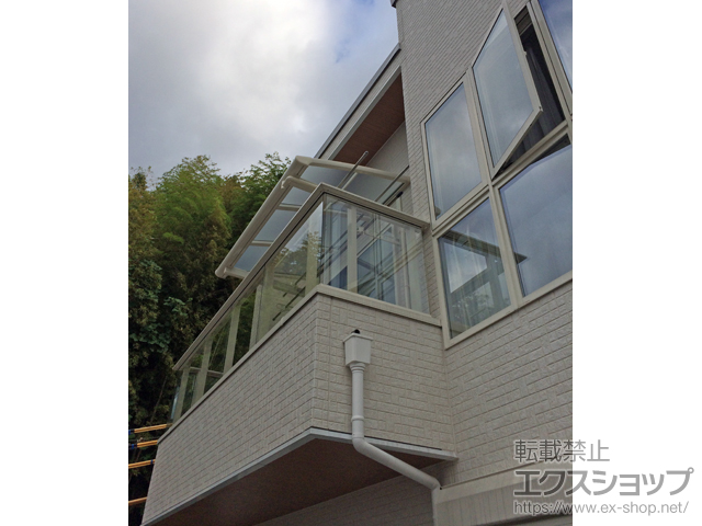 神奈川県川崎市のLIXIL リクシル（トステム）のバルコニー・ベランダ屋根 パワーアルファ L型 ルーフタイプ 単体 積雪〜30cm対応＋パワーアルファ ルーフ用竿掛け 4個入×1セット 施工例