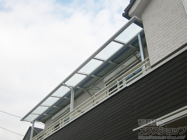 東京都府中市ののバルコニー・ベランダ屋根 スピーネ F型 屋根タイプ 連棟 積雪〜20cm対応 施工例