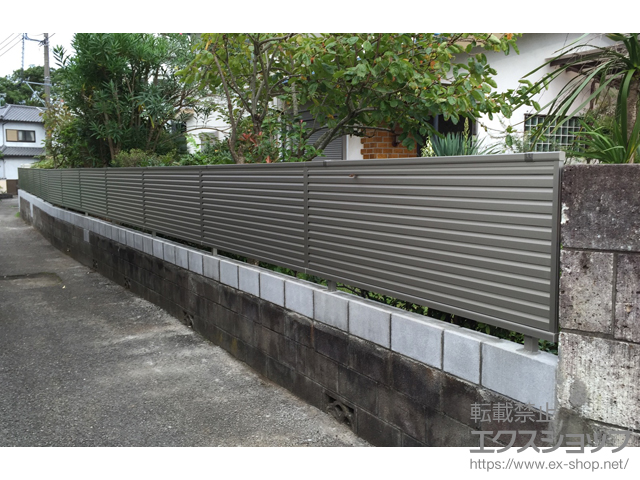 千葉県南房総市ののフェンス・柵 ミエーネフェンス 目隠しルーバータイプ 自由柱施工 施工例