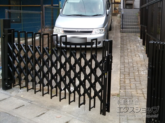 千葉県千葉市ののカーゲート トリップゲート NC型 ノンキャスター 両開き 26S+13M ロング柱タイプ 施工例