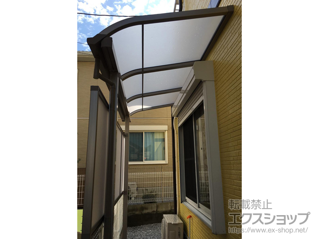 埼玉県さいたま市ののテラス屋根 スピーネ R型 テラスタイプ 単体 積雪〜20cm対応＋スピーネ 前面スクリーン 施工例