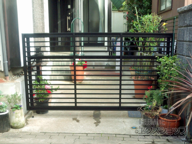 千葉県松戸市ののカーゲート 【特注】オーバードアS1型 手動式 施工例