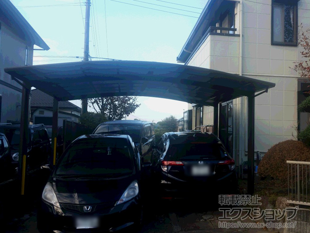 栃木県鹿沼市ののカーポート フーゴR (ラウンドスタイル) ワイド 積雪〜20cm対応 施工例