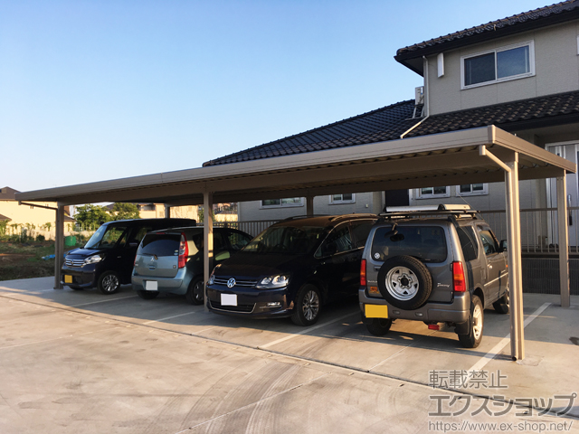 神奈川県横浜市のLIXIL リクシル（トステム）のカーポート テリオスポートIII 900 4台用 横連棟 角柱6本仕様 積雪〜30cm対応 施工例