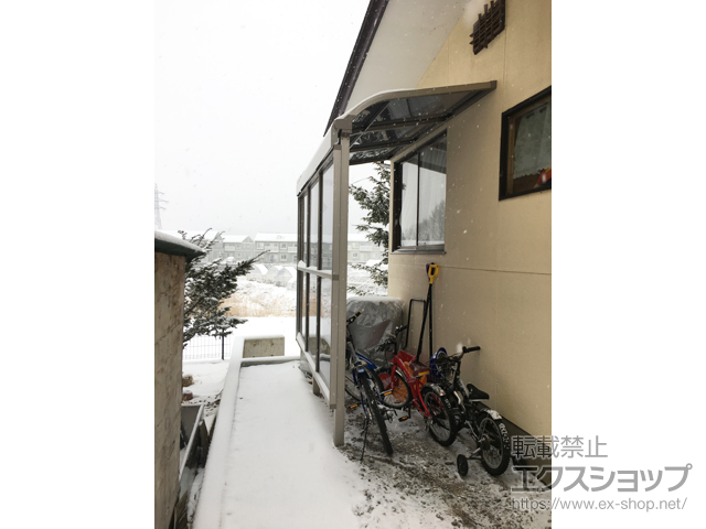 長野県茅野市ののテラス屋根 スピーネ R型 1500 テラスタイプ 単体 積雪〜50cm対応 施工例
