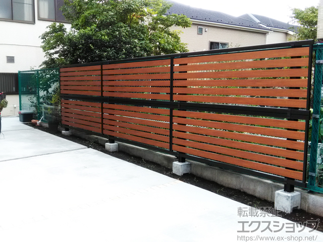 東京都町田市ののフェンス・柵 モクアルフェンス 横板タイプ 2段支柱 施工例