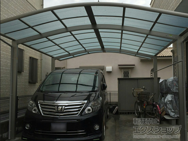 埼玉県北葛飾郡杉戸町ののカーポート レイナツインポートグラン　積雪〜20cm対応+ レイナツインポートグラン 水平式物干し テラス柱用 標準 2本入り×1セット 施工例