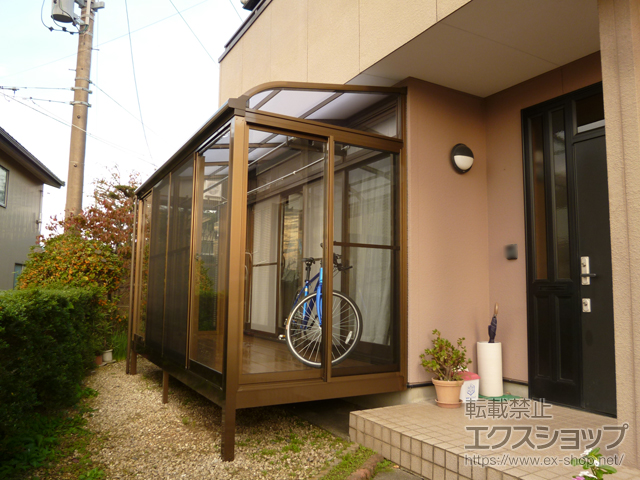 岐阜県海津市のLIXIL リクシル（トステム）のテラス囲い・サンルーム サニージュ R型 床納まり ランマ無 積雪〜20cm対応 施工例