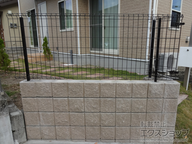 鹿児島県姶良市ののフェンス・柵 イーネットフェンス 1F型 自由柱施工 施工例