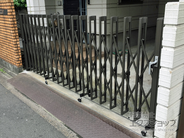 東京都練馬区ののカーゲート アルシャインII M型 Aタイプ ノンレール 片開き 390S 施工例