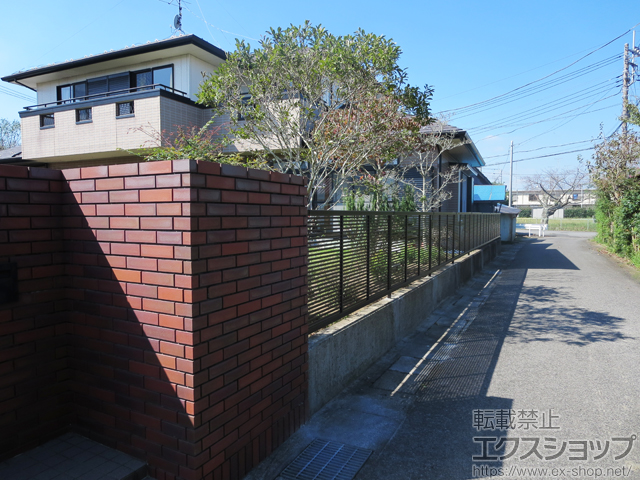 千葉県山武市ののフェンス・柵 エクスラインフェンス1型 横格子 自由柱施工 施工例