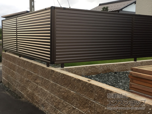 京都府綾部市ののフェンス・柵 ミエーネフェンス 目隠しルーバータイプ 自由柱施工 施工例
